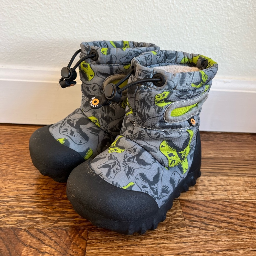 Bogs B-Moc Snow Boots cool Dinos gray green waterproof baby toddler size 7
